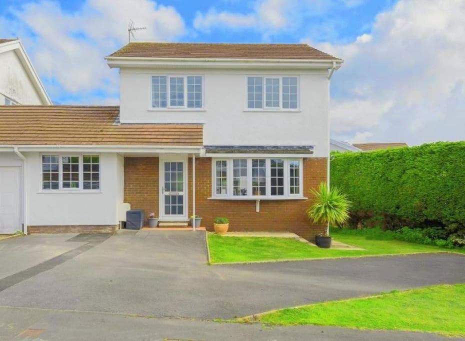 Holiday home 时尚的3室独立别墅，近海滩，mumbles Swansea