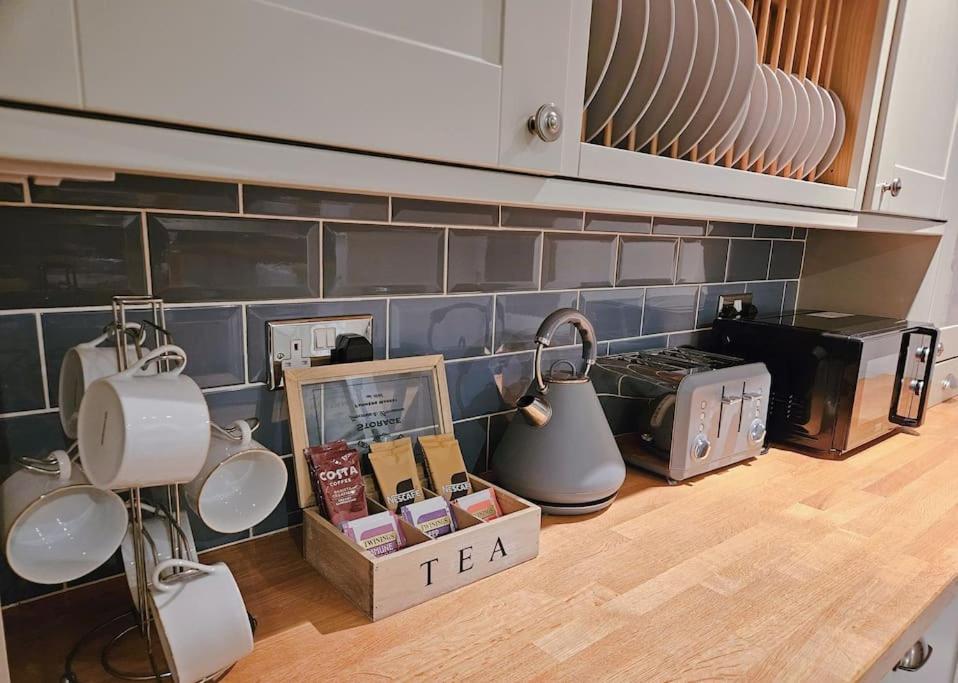 Holiday home 时尚的3室独立别墅，近海滩，mumbles Swansea